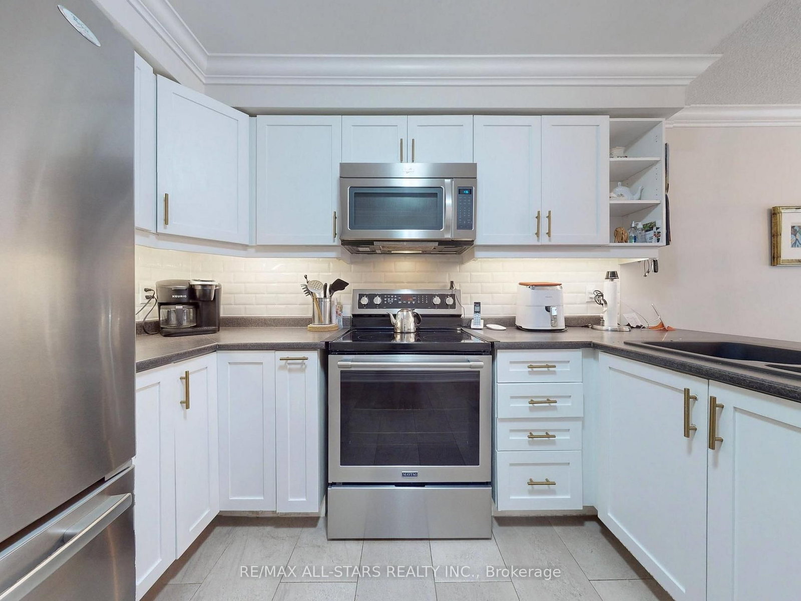 Listing Image 11