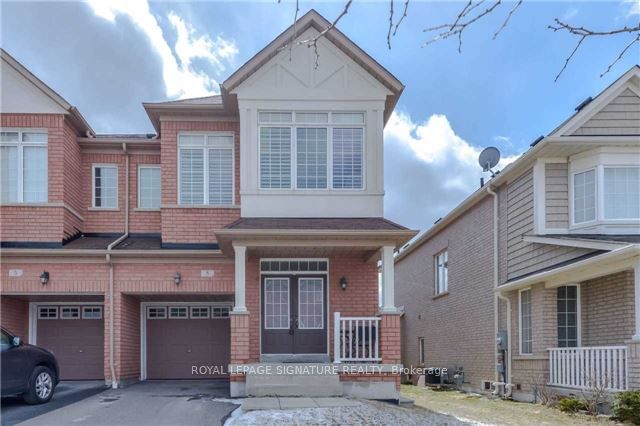 home for lease on 5 Firbank Lane