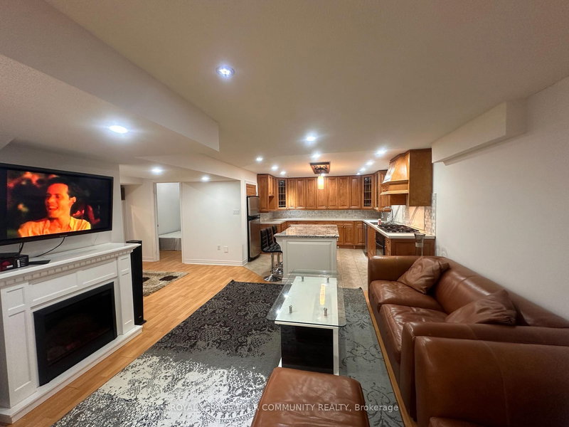 Bsmt - 20 Maple Forest Dr, Vaughan, L6A 0B7 | Image 2