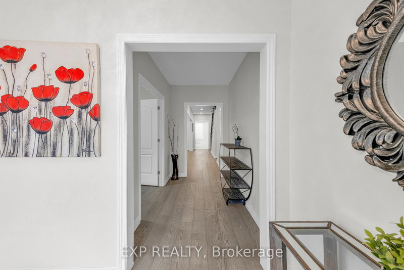 4 Goldeneye Dr, East Gwillimbury, L9N 1R8 | Image 3