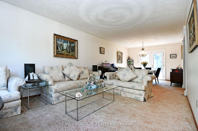 589 Lake Dr E Georgina, L0E 1S0 | Image 6