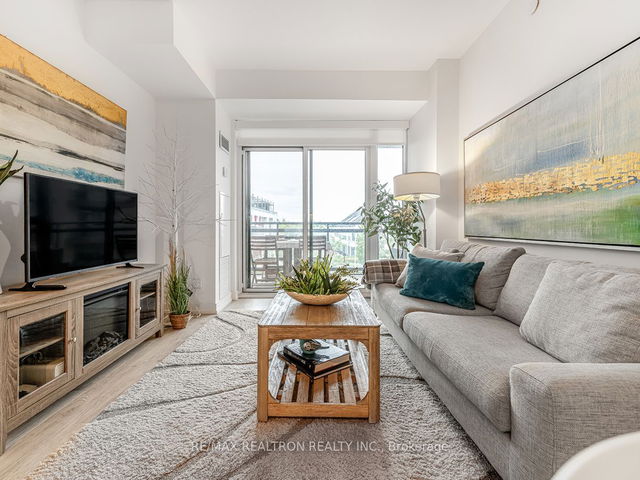 B301 - 271 Sea Ray Avenue