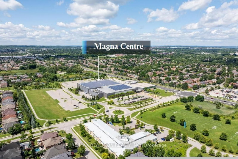 785 Quantra Cres, Newmarket, L3X 1M9 | Image 3