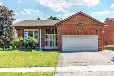 128 Kingston Rd  Newmarket, L3Y 5W7 | Image 1