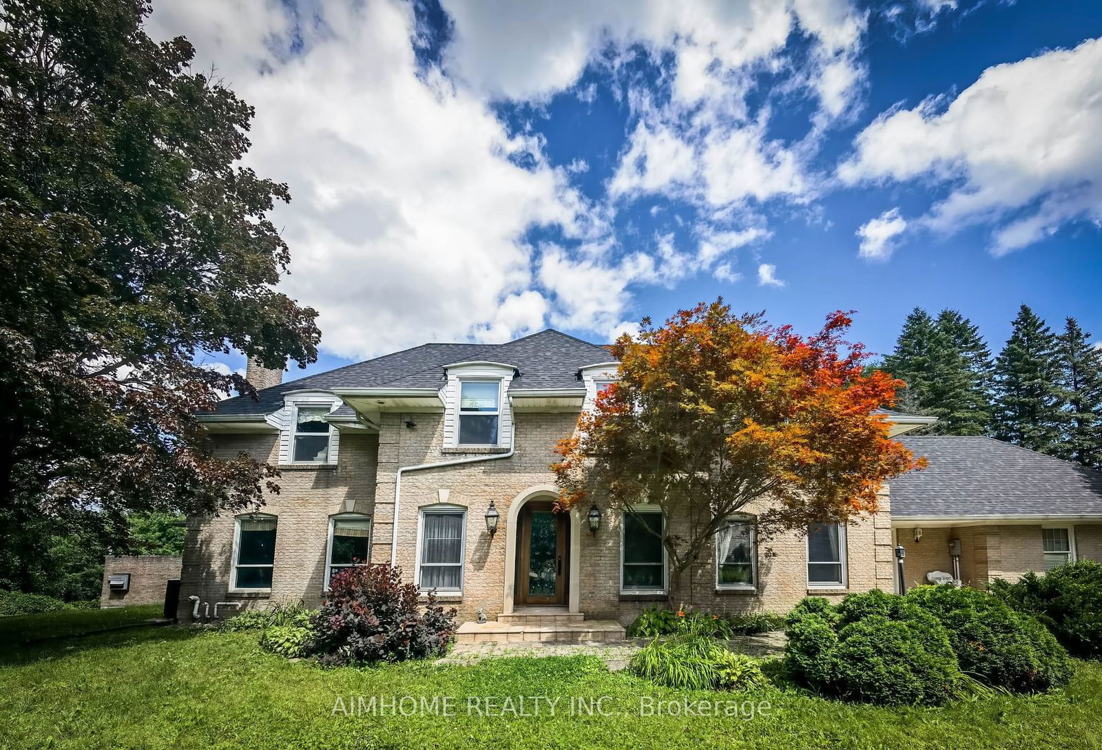 Building in 6 steeplechase Avenue