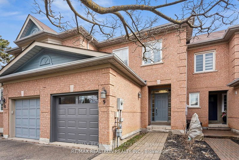  9 - 2 Mary Gapper Cres  Richmond Hill, L4C 0J4 | Image 1