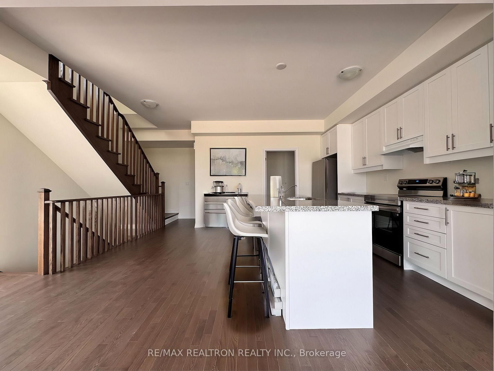 141 Blick Crescent - Photo 6