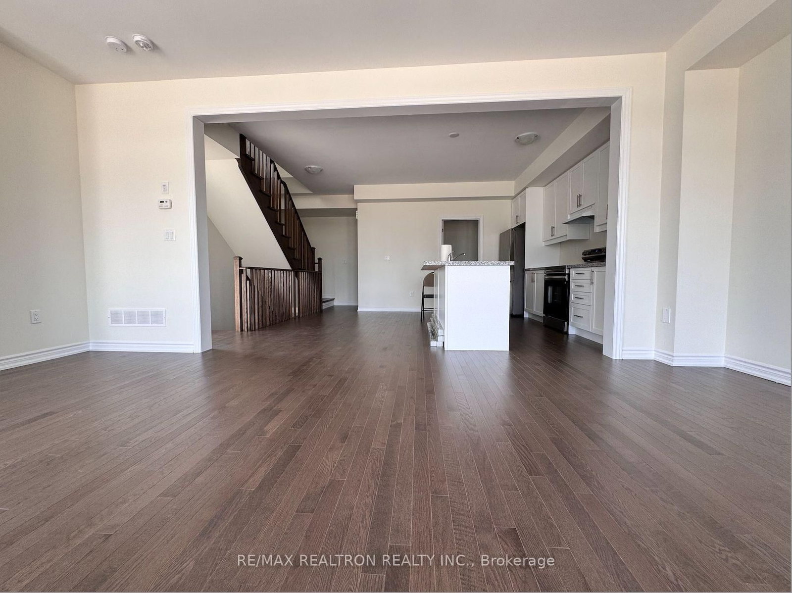 141 Blick Crescent - Photo 7