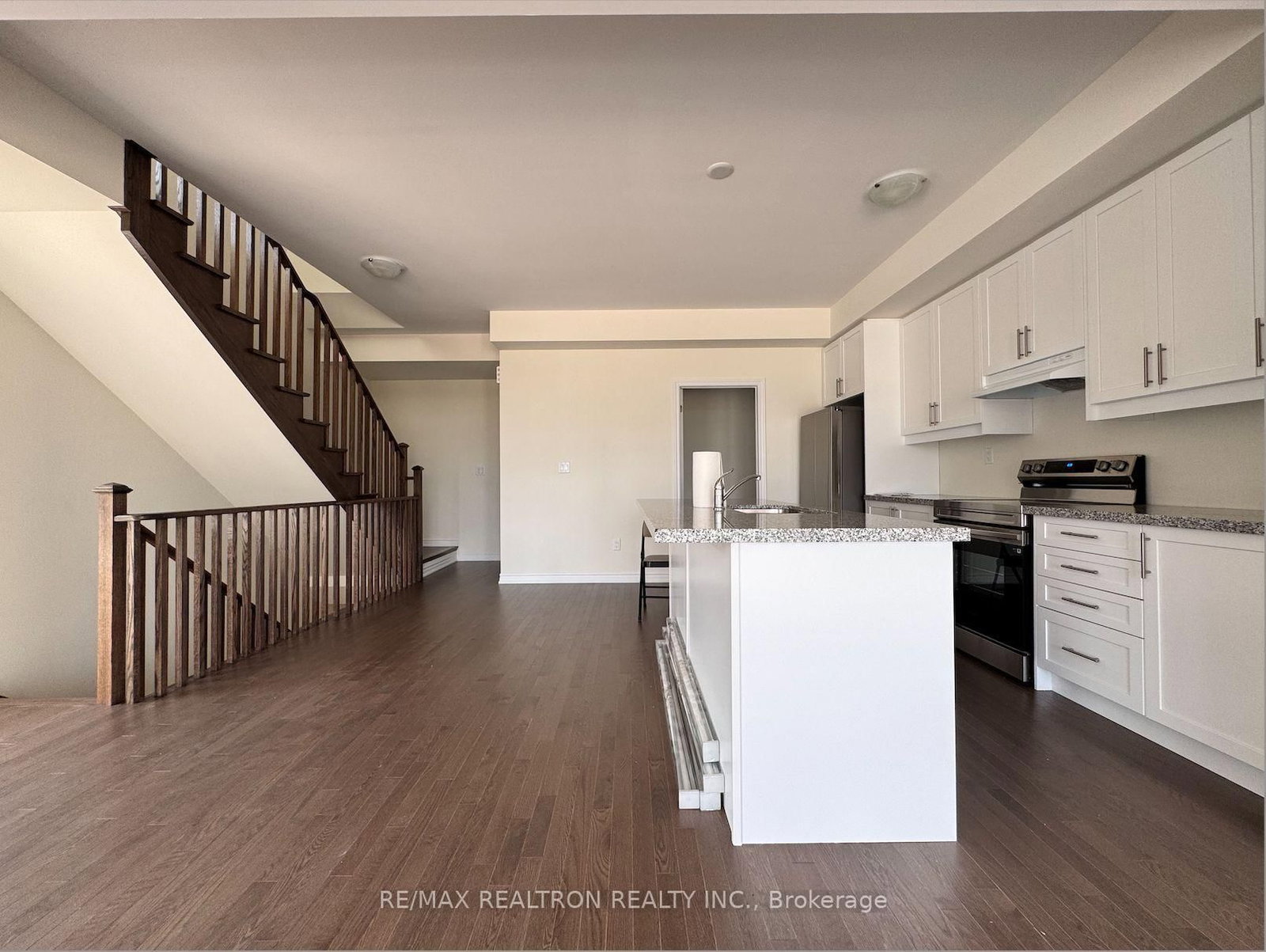 141 Blick Crescent - Photo 8