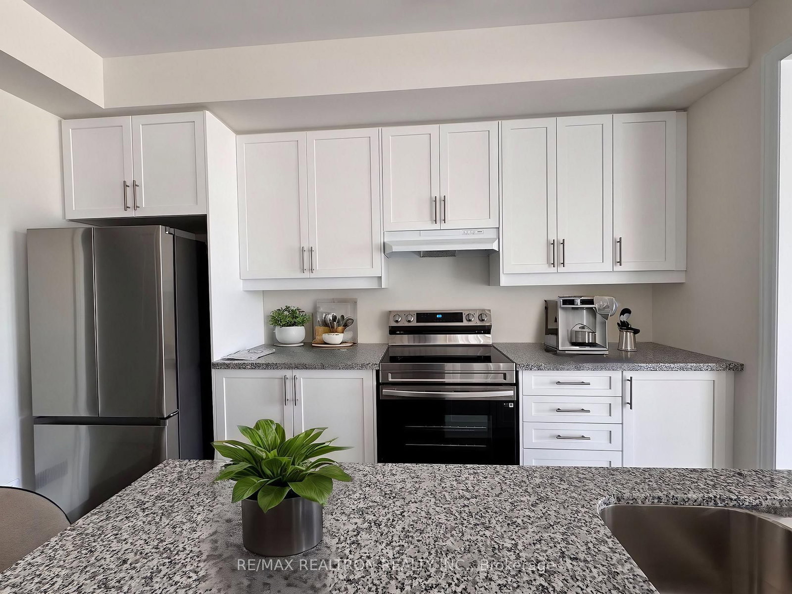 141 Blick Crescent - Photo 9