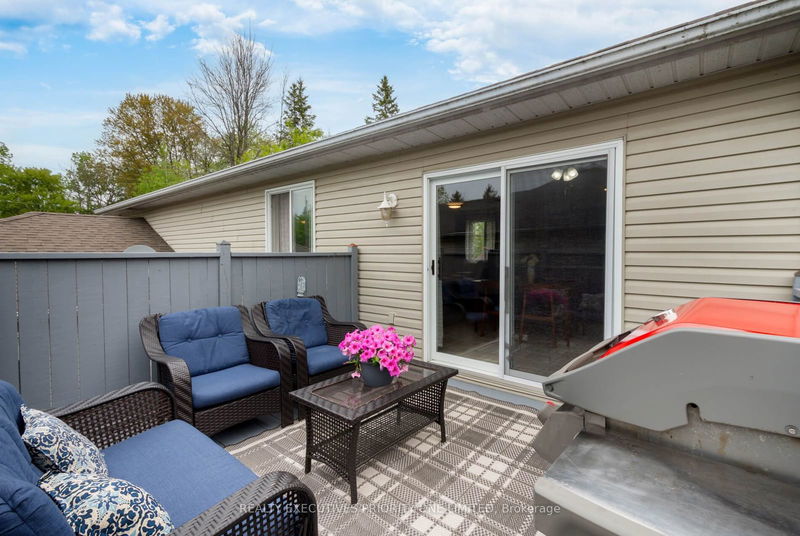 653 Chestnut St  Innisfil, L9S 2H7 | Image 17