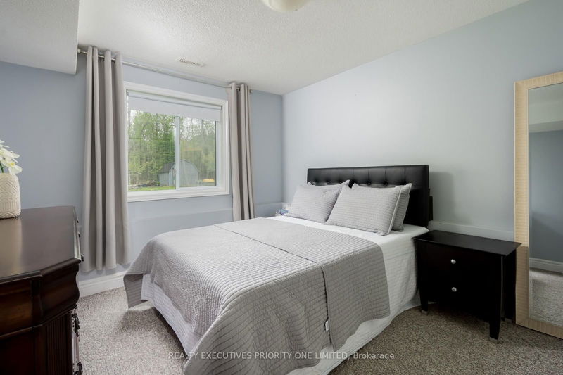 653 Chestnut St  Innisfil, L9S 2H7 | Image 21