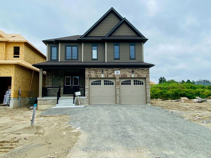 home for lease on 72 Wakefield Boulevard