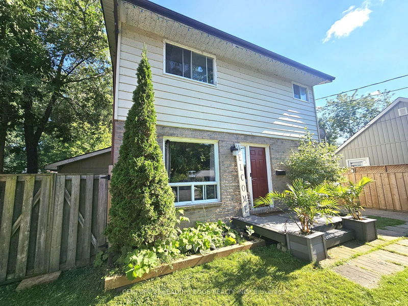 221 Pleasant Blvd  Georgina, L4P 2S7 | Image 2