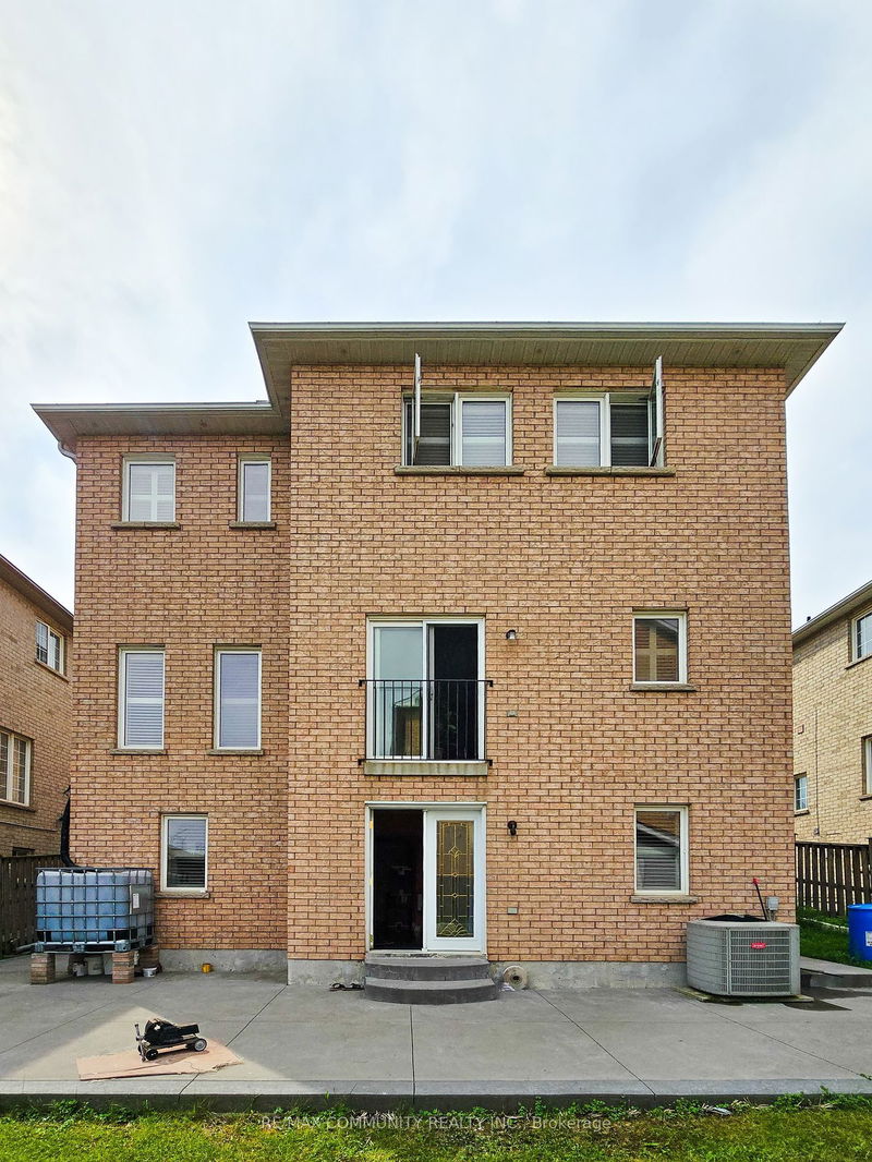 home for lease on Bsmt-3336 Denison Street