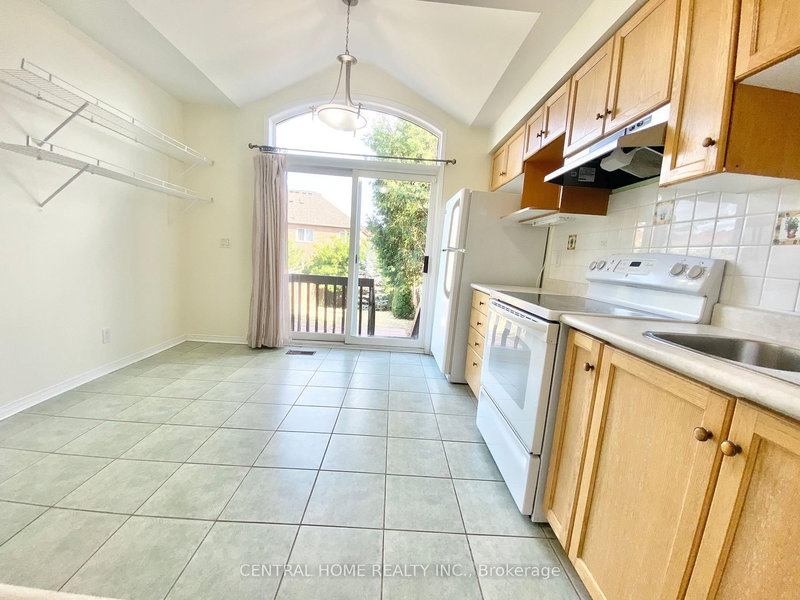 53 Silver Stream Ave, Richmond Hill, L4S 1Z1 | Image 2