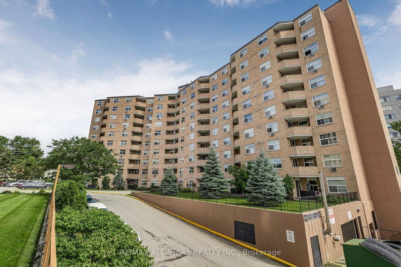  212 - 260 Davis Dr  Newmarket, L3Y 7C3 | Image 4