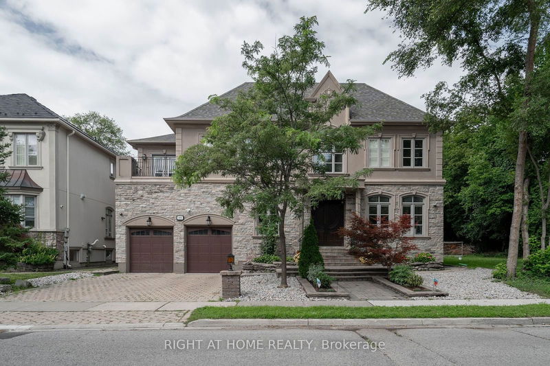 286 Fern Ave  Richmond Hill, L4C 6L4 | Image 2