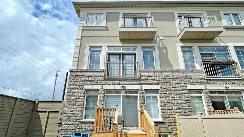 3 Lasalle Lane  Richmond Hill, L4C 7V6 | Image 22