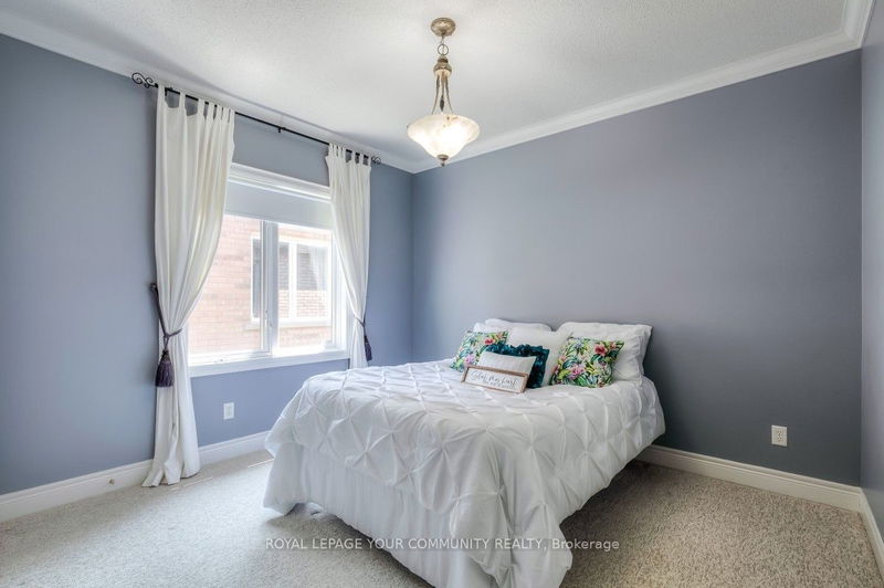 19 Boros Link   Whitchurch-Stouffville, L4A 1N7 | Image 33