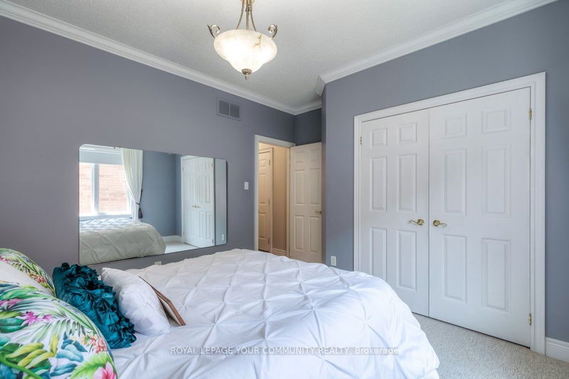 19 Boros Link   Whitchurch-Stouffville, L4A 1N7 | Image 34