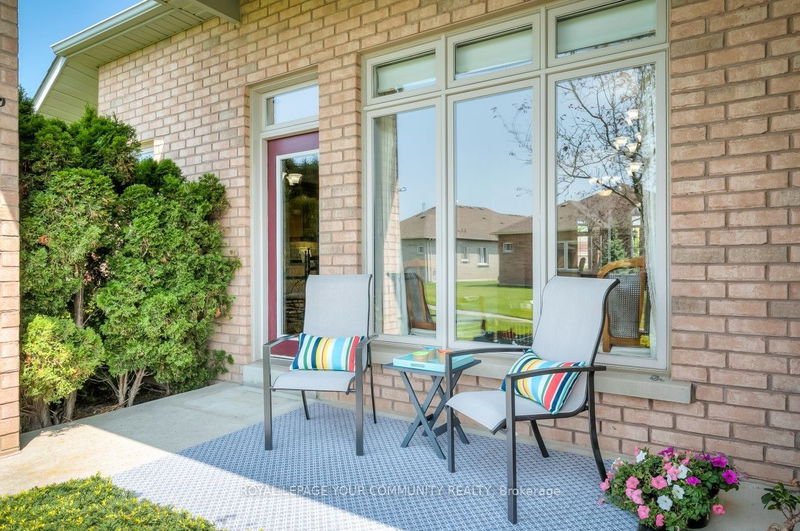 19 Boros Link   Whitchurch-Stouffville, L4A 1N7 | Image 40