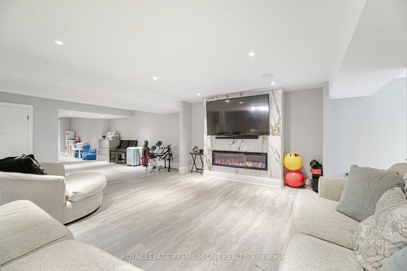 350 Via Romano Blvd  Vaughan, L6A 0H6 | Image 28