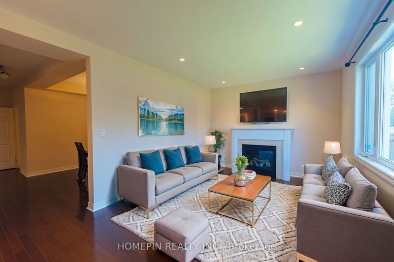 24 James Joyce Dr  Markham, L6C 0L7 | Image 7