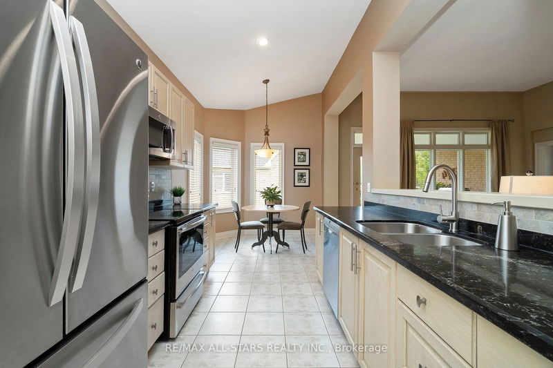 70 Arnie's Chance   Whitchurch-Stouffville, L4A 1L7 | Image 15