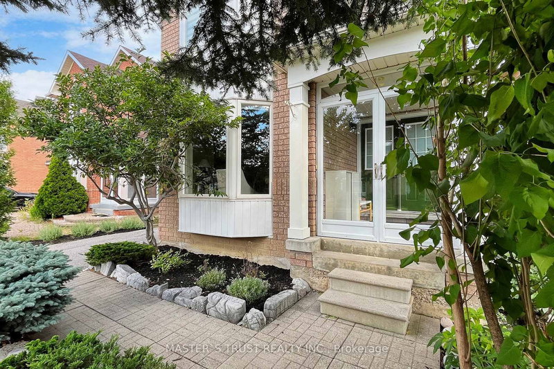 12 Castlemore Ave, Markham, L6C 2B3 | Image 2