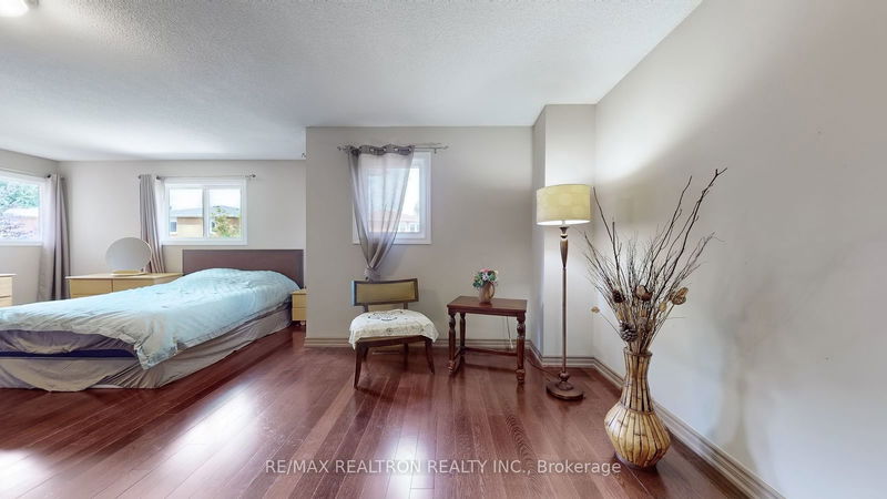 84 Viewmark Dr  Richmond Hill, L4S 1E3 | Image 24