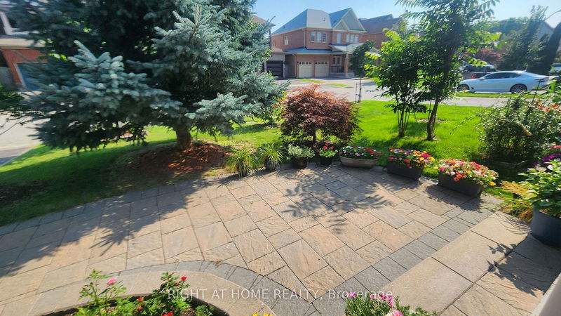 8 Cider Cres  Richmond Hill, L4E 4E9 | Image 5