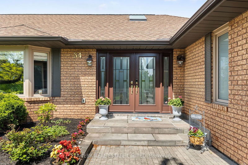 34 Brownlee Dr  Bradford West Gwillimbury, L3Z 2A4 | Image 4