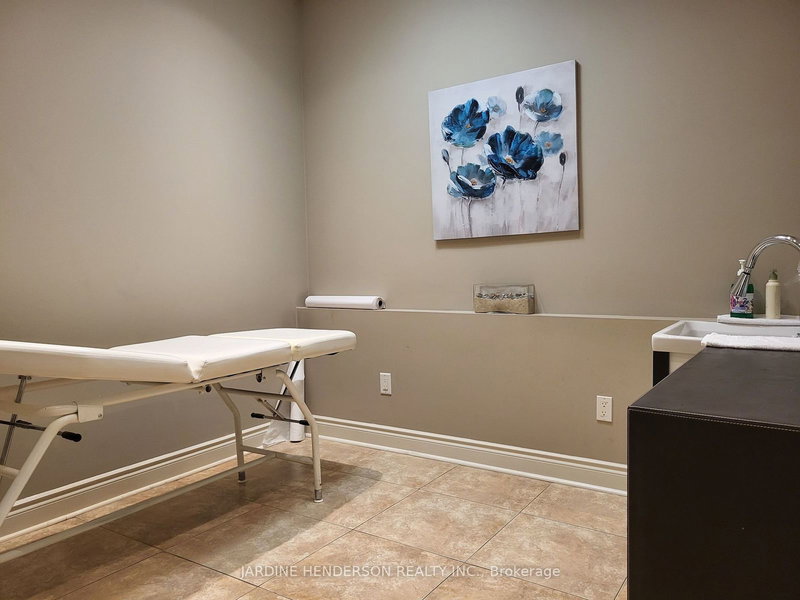 205 - 5892 Main St, Whitchurch-Stouffville, L4A 2S8 | Image 3