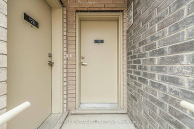 Unit 292 — 140 Honeycrisp Crescent — photo 2