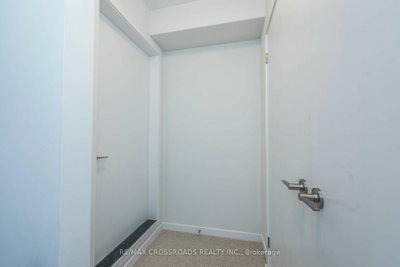 Unit 292 — 140 Honeycrisp Crescent — photo 4