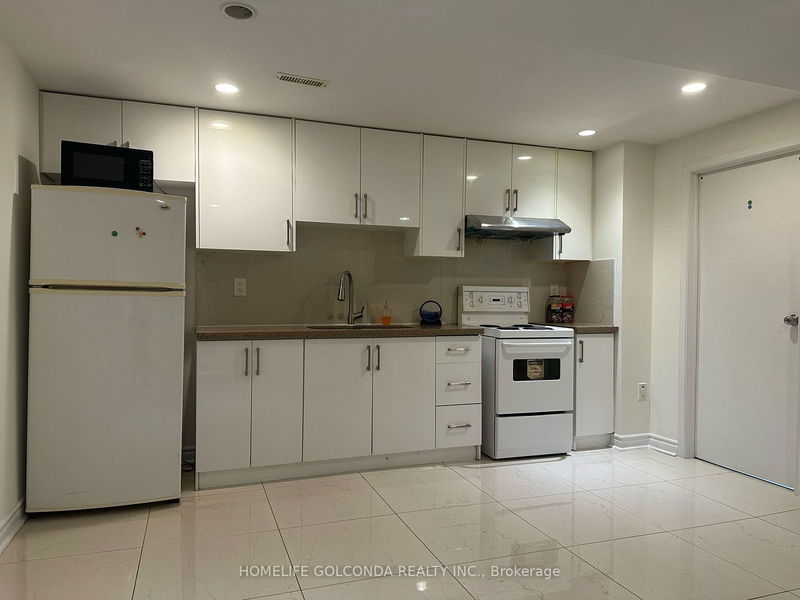 home for lease on 37 Halder Crescent