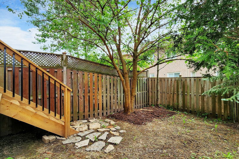 18 Oak Park Cres  Vaughan, L6A 0B3 | Image 25