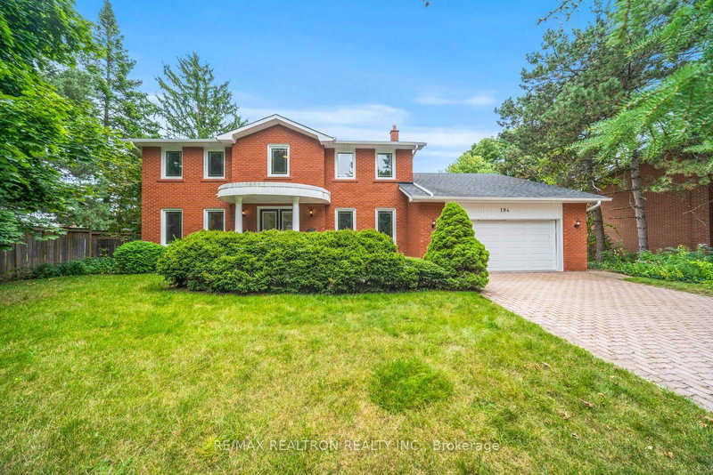 194 Glenada Crt, Richmond Hill, L4C 5M7 | Image 2