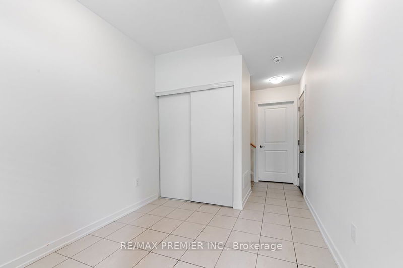 5 Antrin St  Vaughan, L4L 0L6 | Image 4