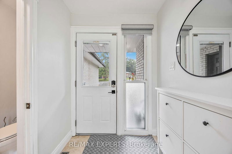 81 Humber Cres  King, L7B 1J1 | Image 3