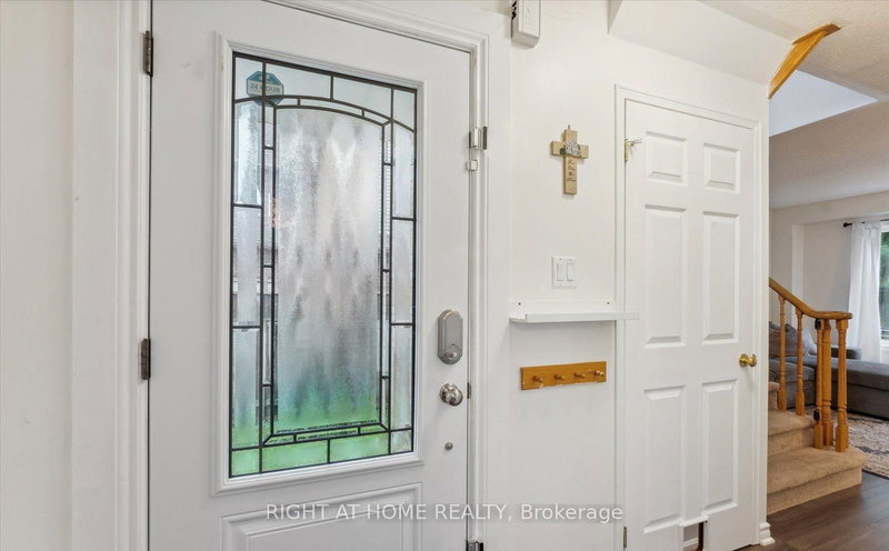 31 Natanya Blvd, Georgina, L4P 3R4 | Image 3