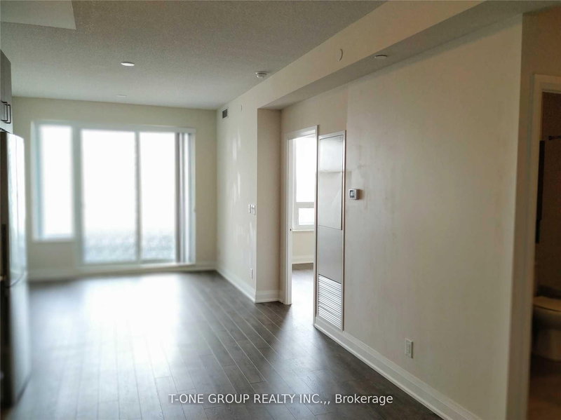 723 - 28 Uptown Dr, Markham, L3R 5M8 | Image 2