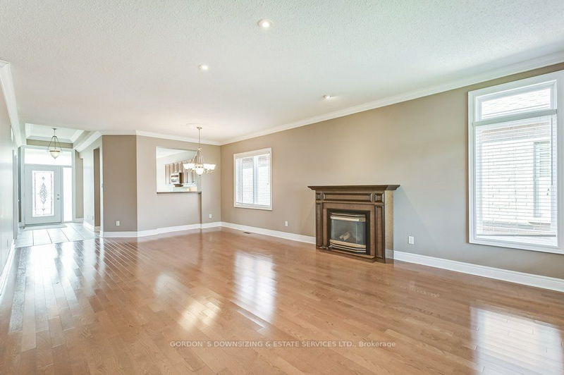 22 Lees Gallery   Whitchurch-Stouffville, L4A 1N7 | Image 16