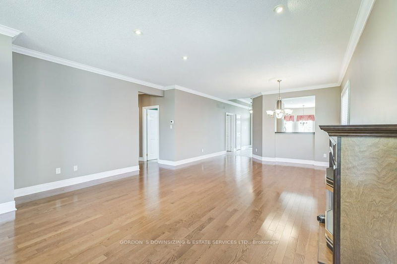 22 Lees Gallery   Whitchurch-Stouffville, L4A 1N7 | Image 17