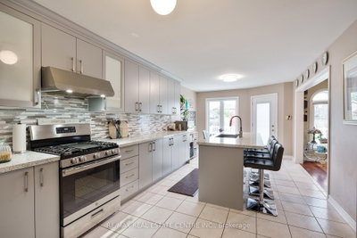 850 Leslie Drive — more photos