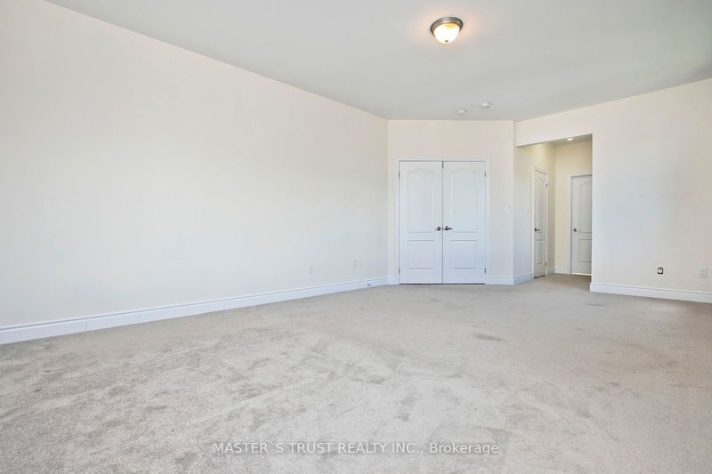 926 Ernest Cousins Circ  Newmarket, L3X 0B7 | Image 19