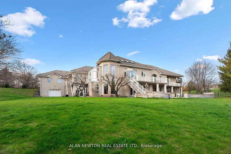 760 Woodland Acres Cres  Vaughan, L6A 1G2 | Image 10