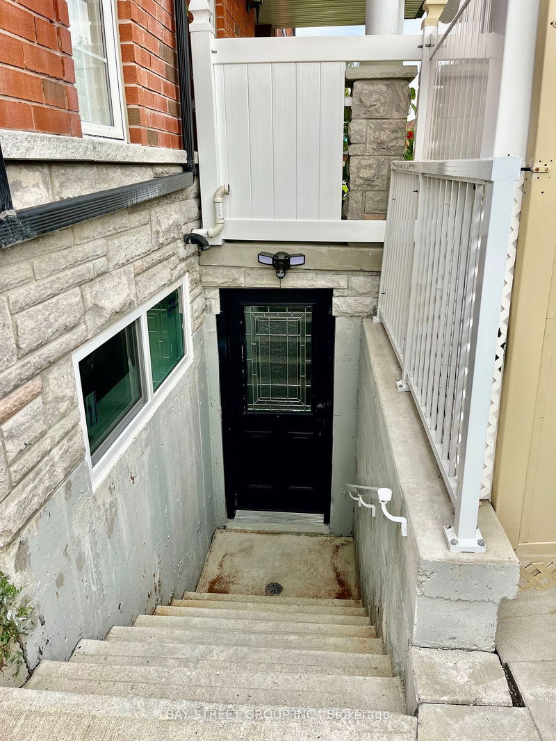 home for lease on BSMT-5 King William Crescent