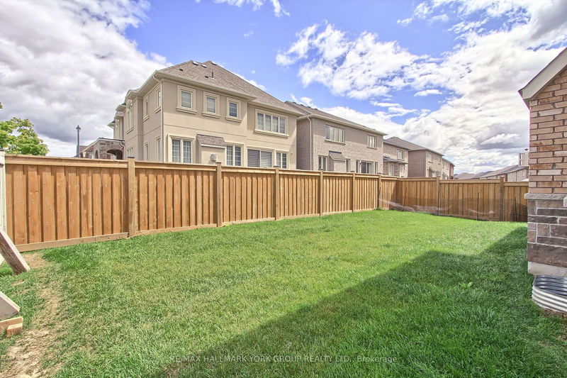 190 Walter English Dr  East Gwillimbury, L0G 1R0 | Image 38